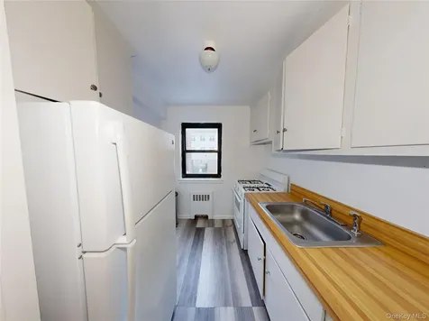 61 White Oak Street New Rochelle NY 10801