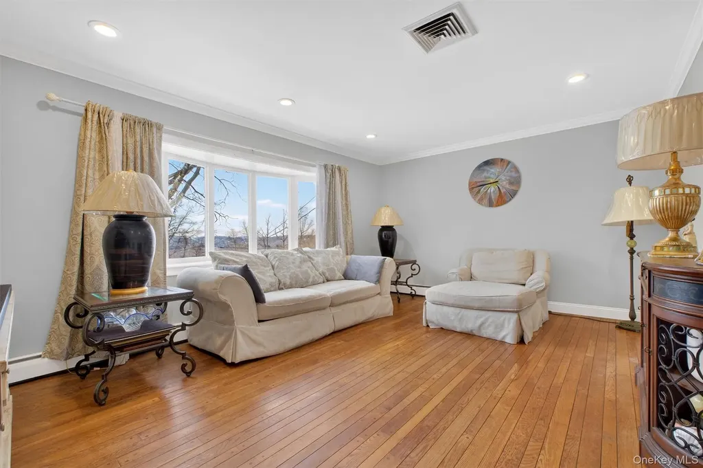 29 Walton Drive Mahopac NY 10541