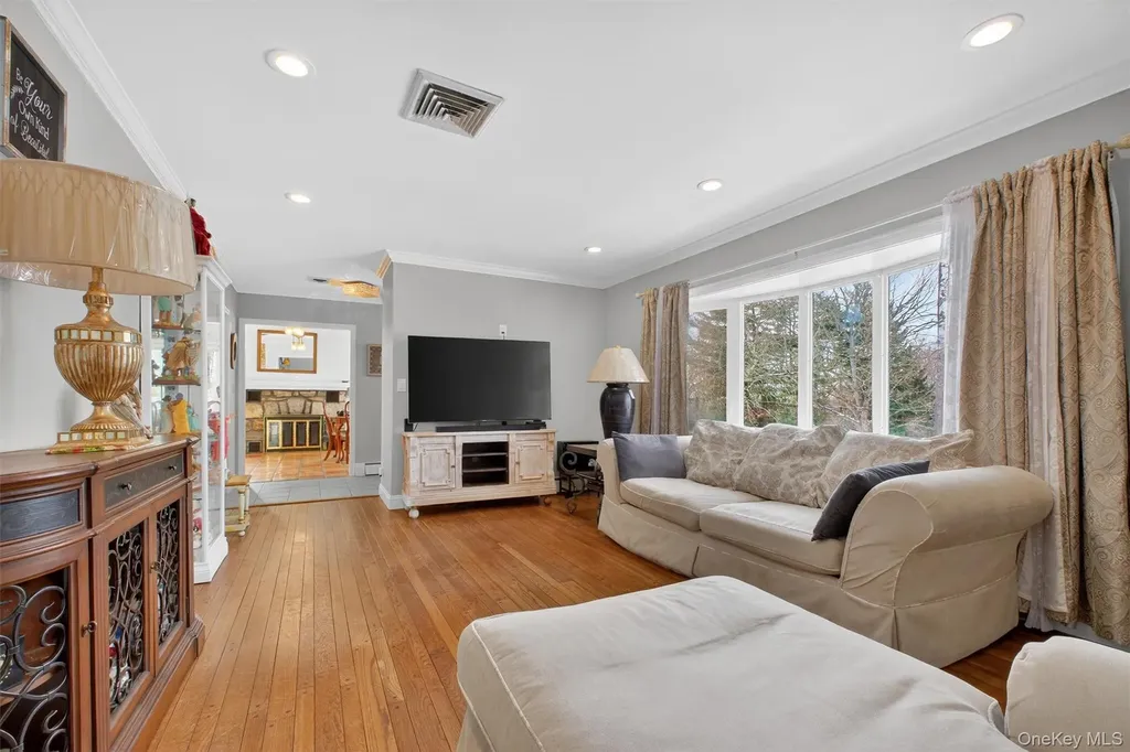 29 Walton Drive Mahopac NY 10541