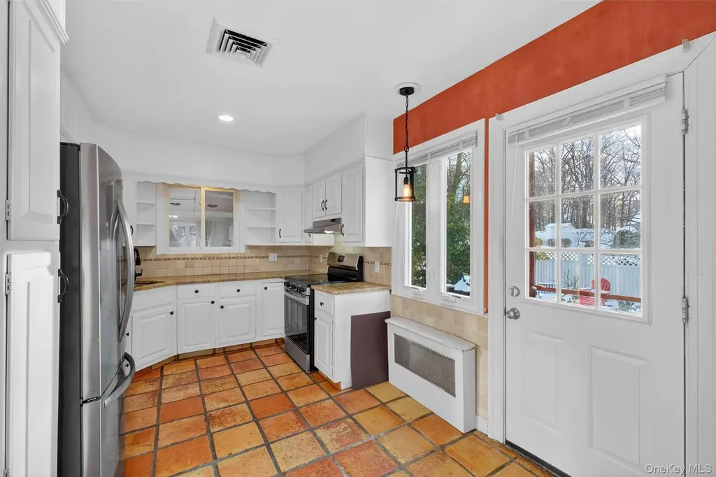 29 Walton Drive Mahopac NY 10541