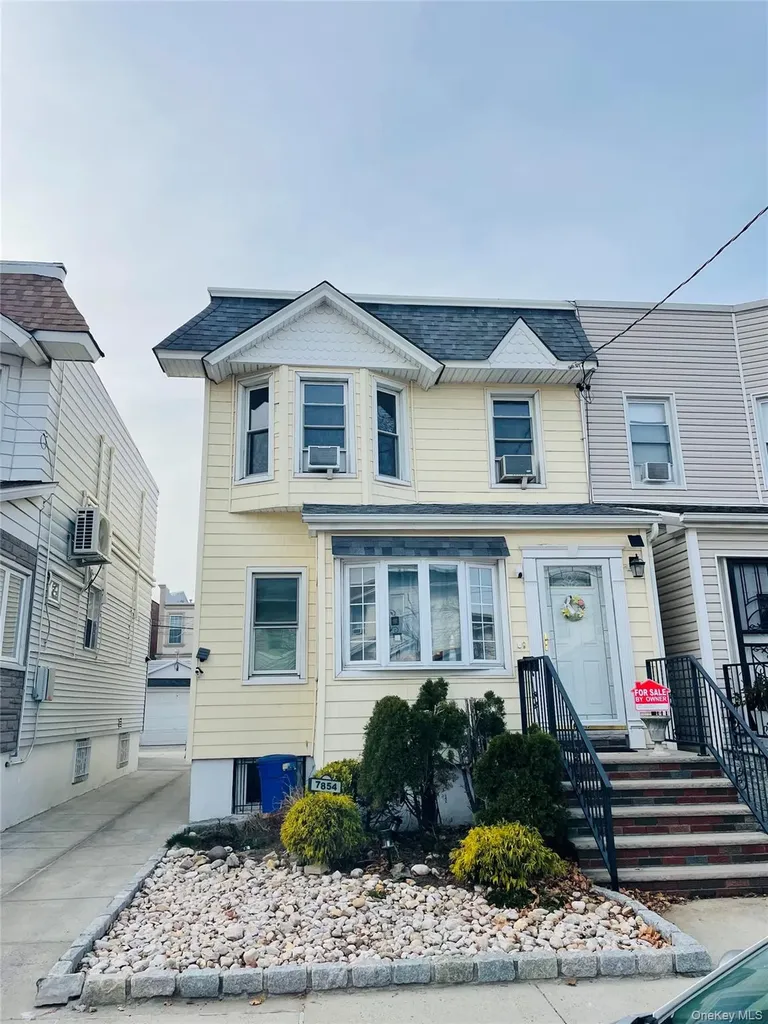 7854 76th Street Glendale NY 11385