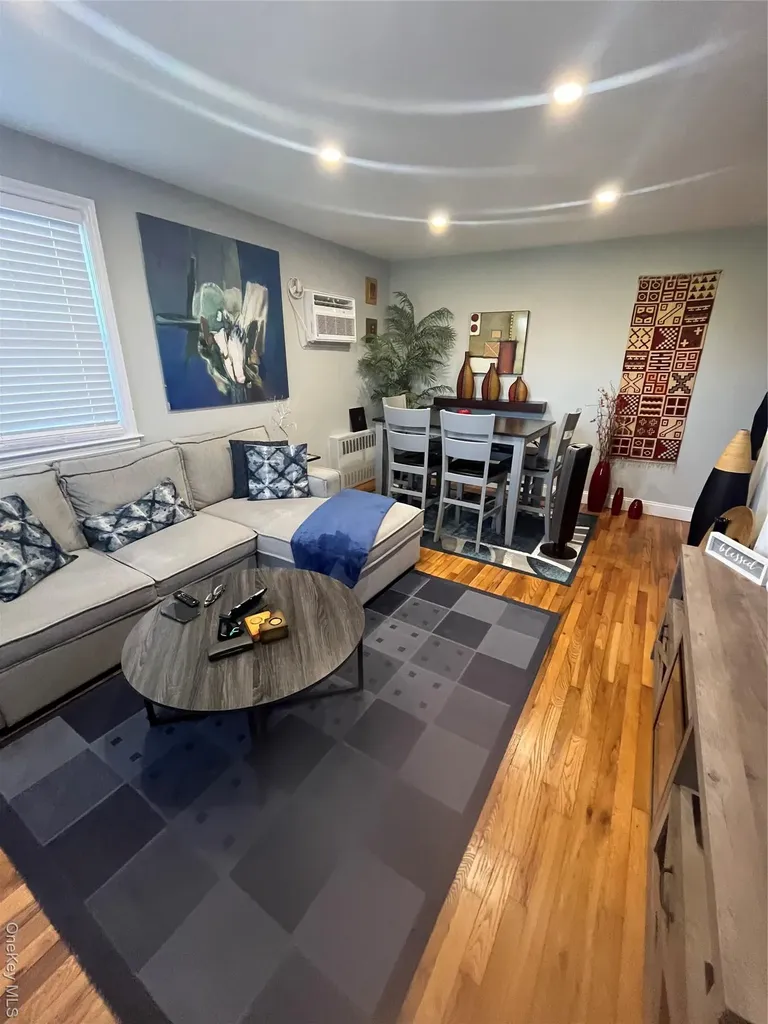 538 E Park Avenue Long Beach NY 11561