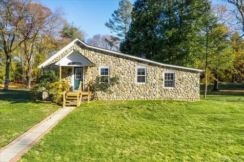 83 Somerstown Road Ossining NY 10562
