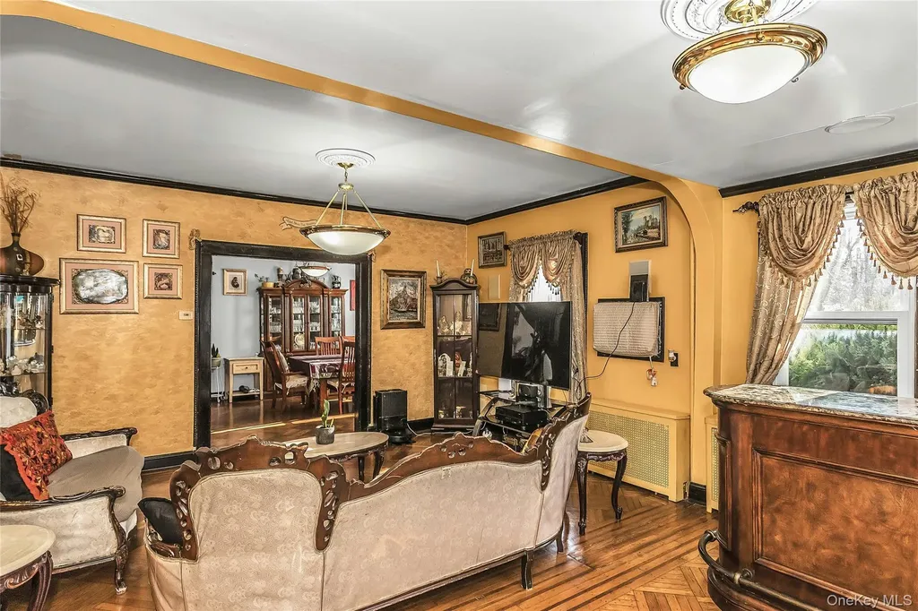 13539 Hook Creek Boulevard Rosedale NY 11422
