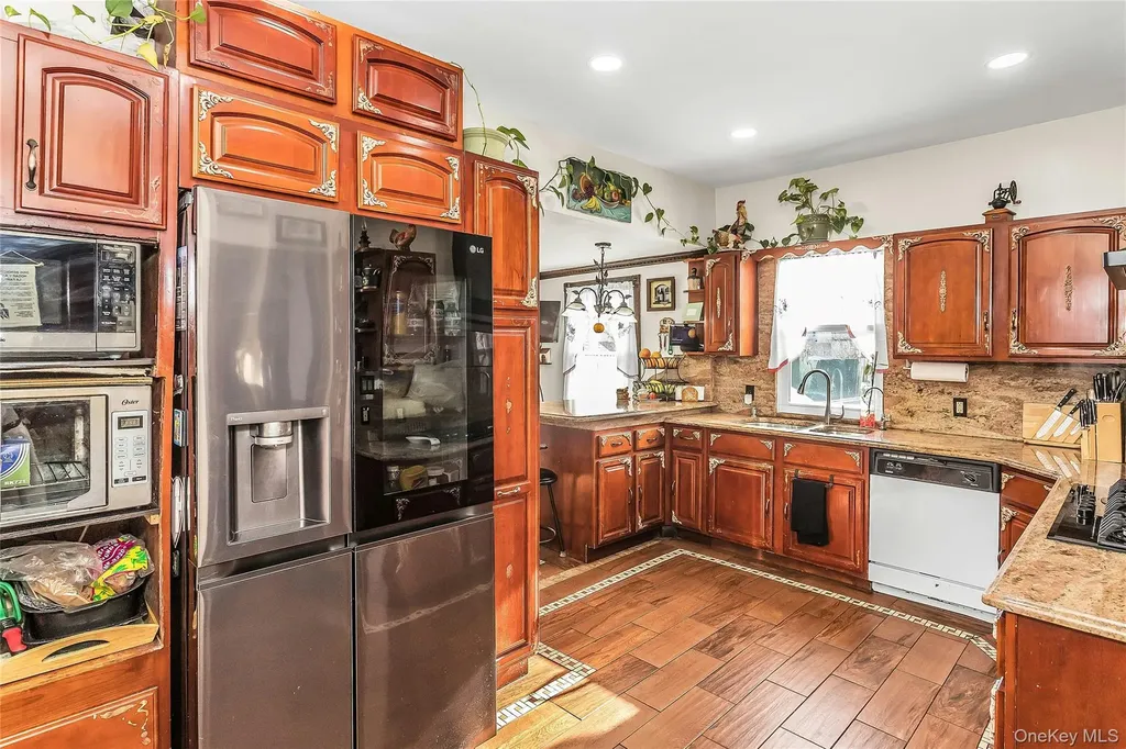 13539 Hook Creek Boulevard Rosedale NY 11422