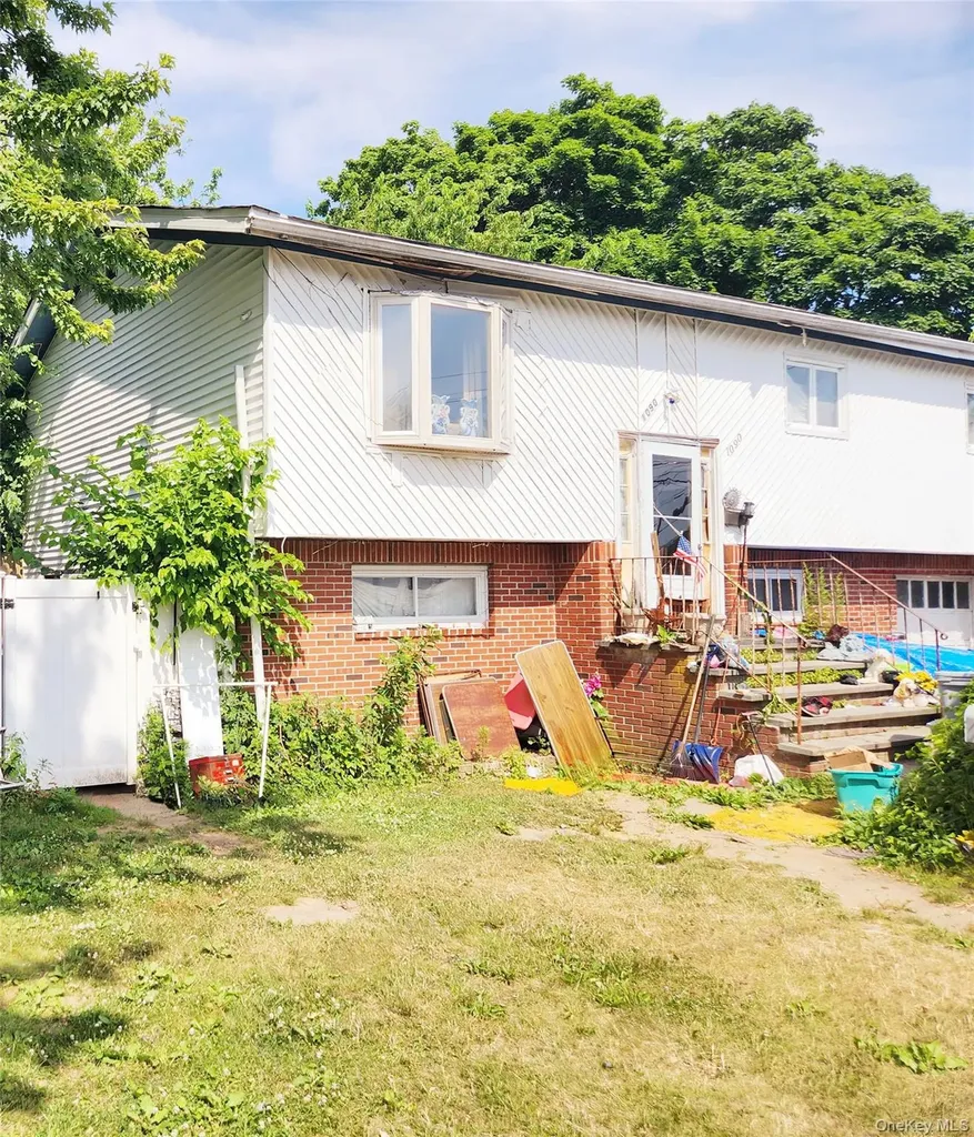 1090 Pinebrook West Hempstead NY 11552