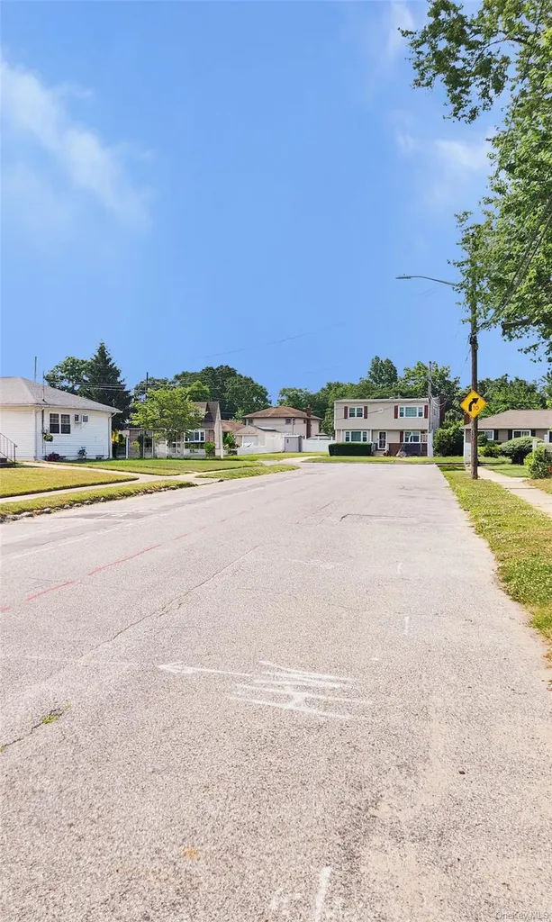 1090 Pinebrook West Hempstead NY 11552