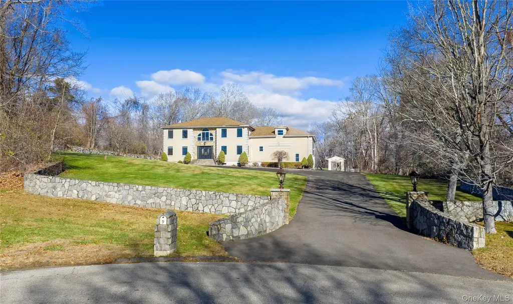 9 Caroline Drive Patterson NY 12563