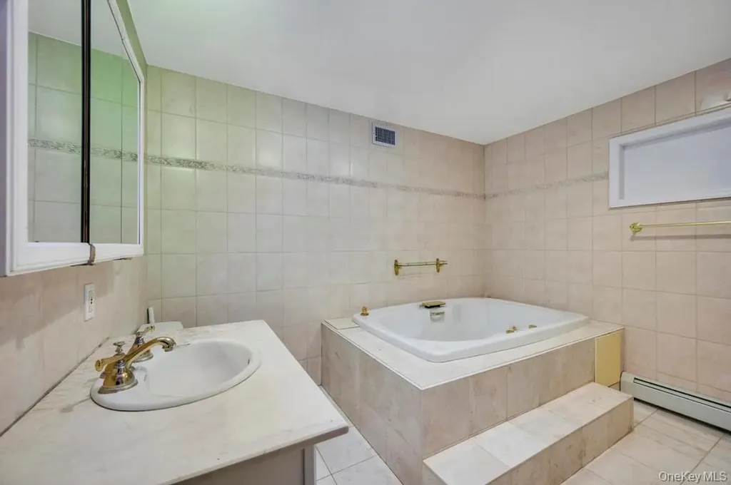 64 Fox Place Hicksville NY 11801
