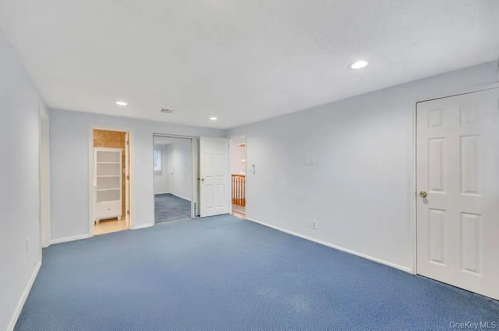 64 Fox Place Hicksville NY 11801
