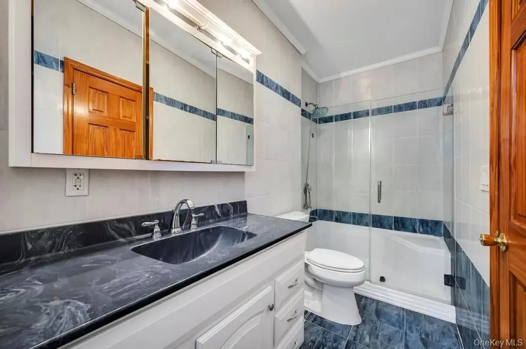 64 Fox Place Hicksville NY 11801