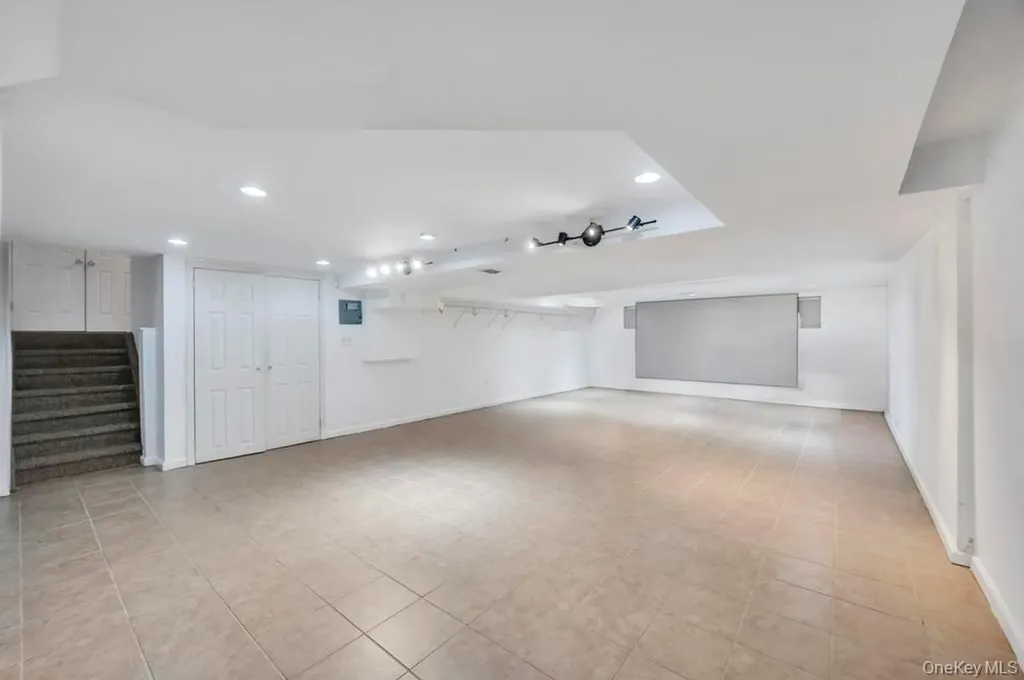 64 Fox Place Hicksville NY 11801