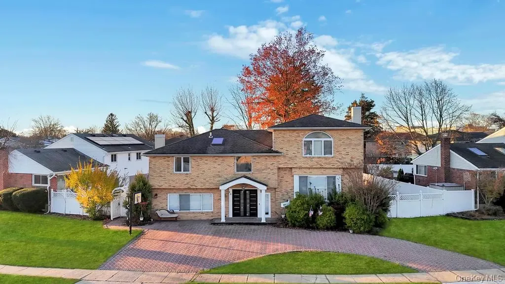 64 Fox Place Hicksville NY 11801