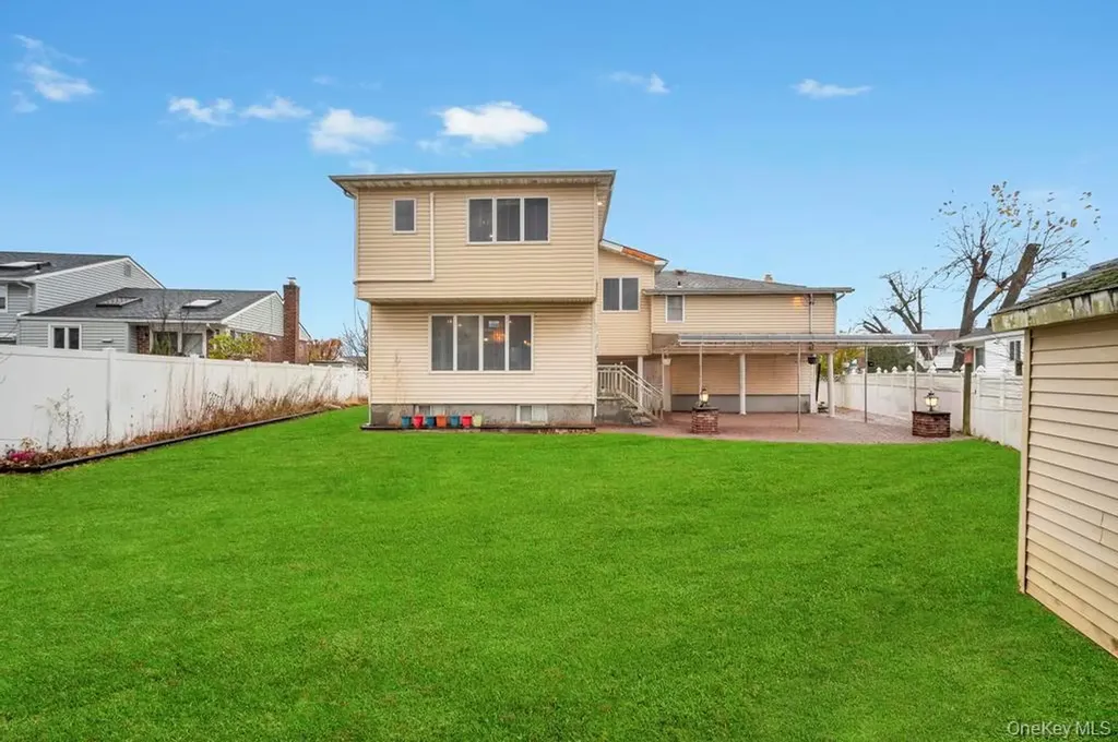 64 Fox Place Hicksville NY 11801