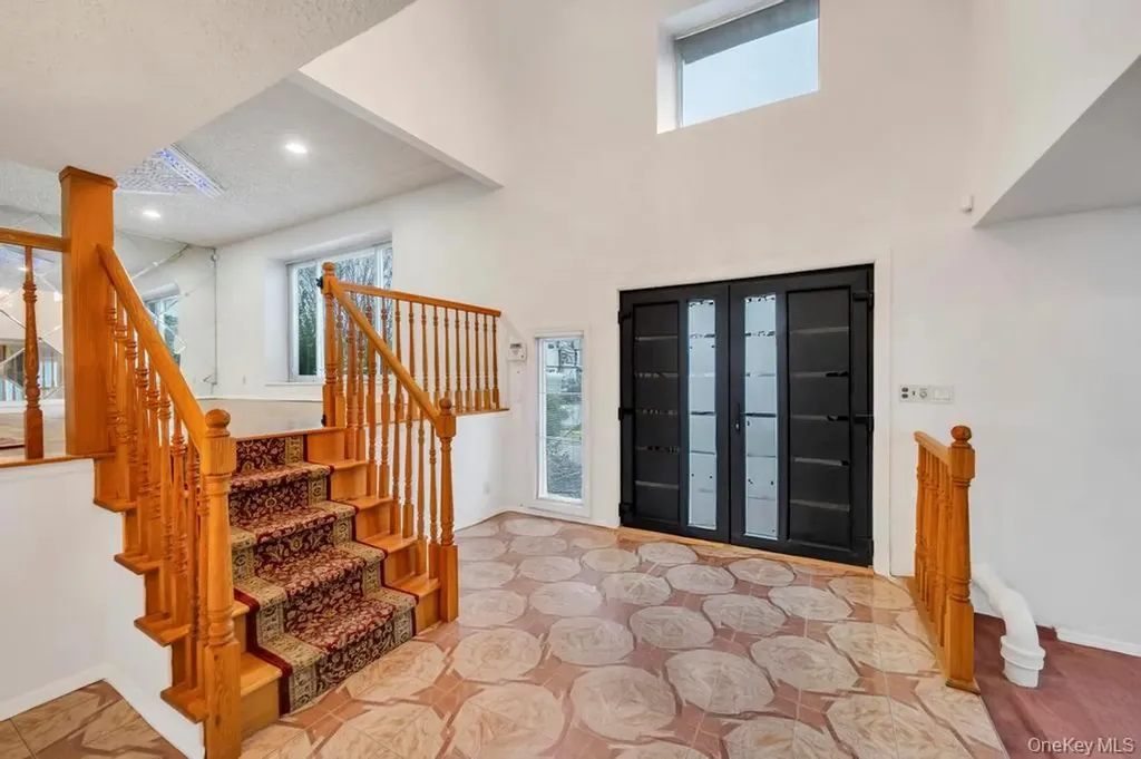 64 Fox Place Hicksville NY 11801
