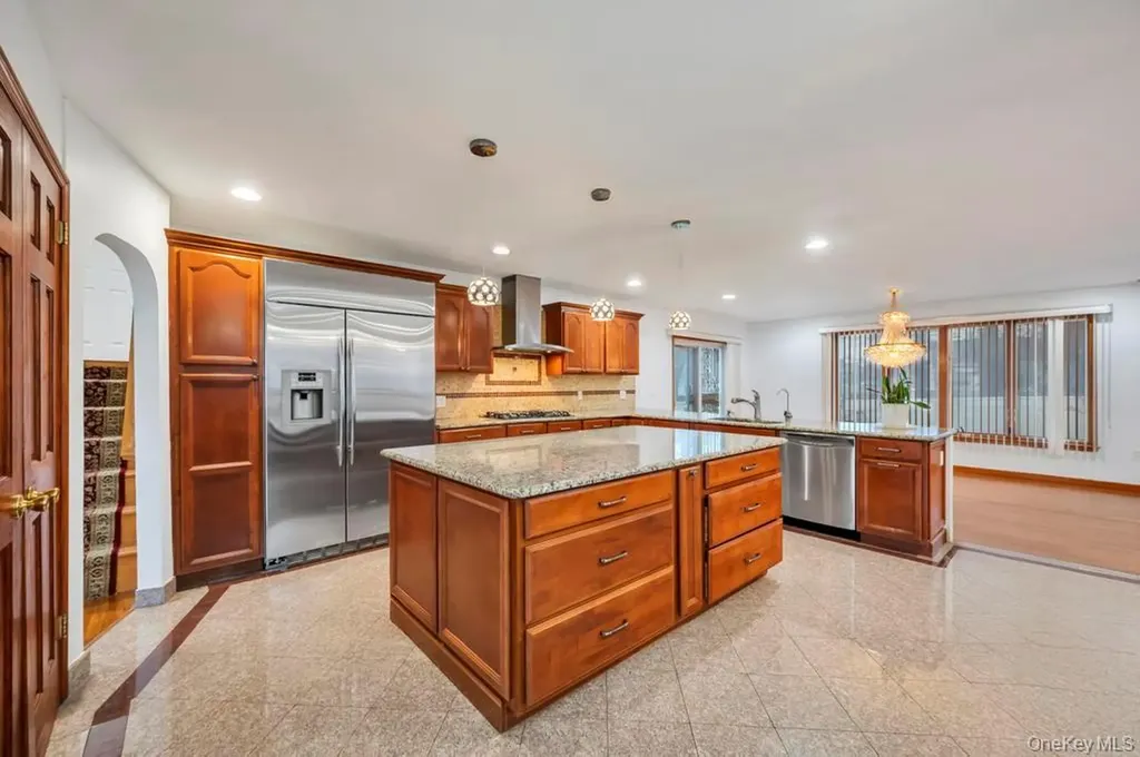 64 Fox Place Hicksville NY 11801