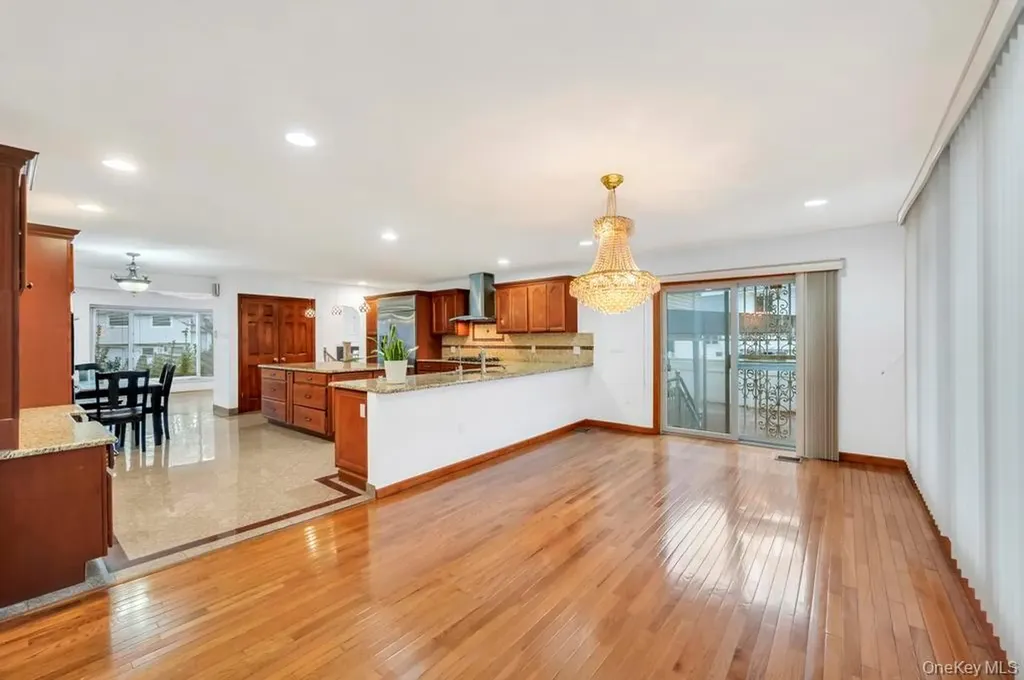 64 Fox Place Hicksville NY 11801