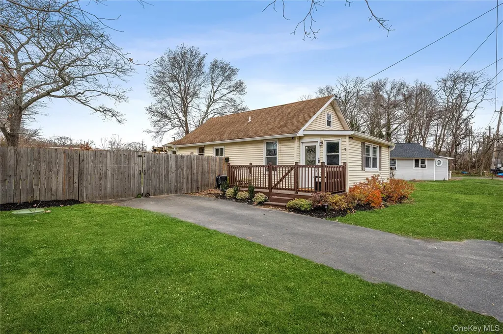 155 Patchogue Avenue Mastic NY 11950