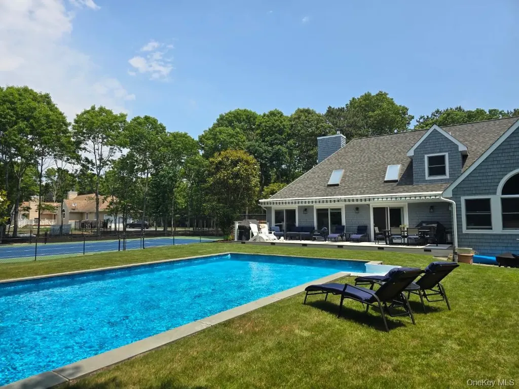 3 Bennett Drive East Quogue NY 11942