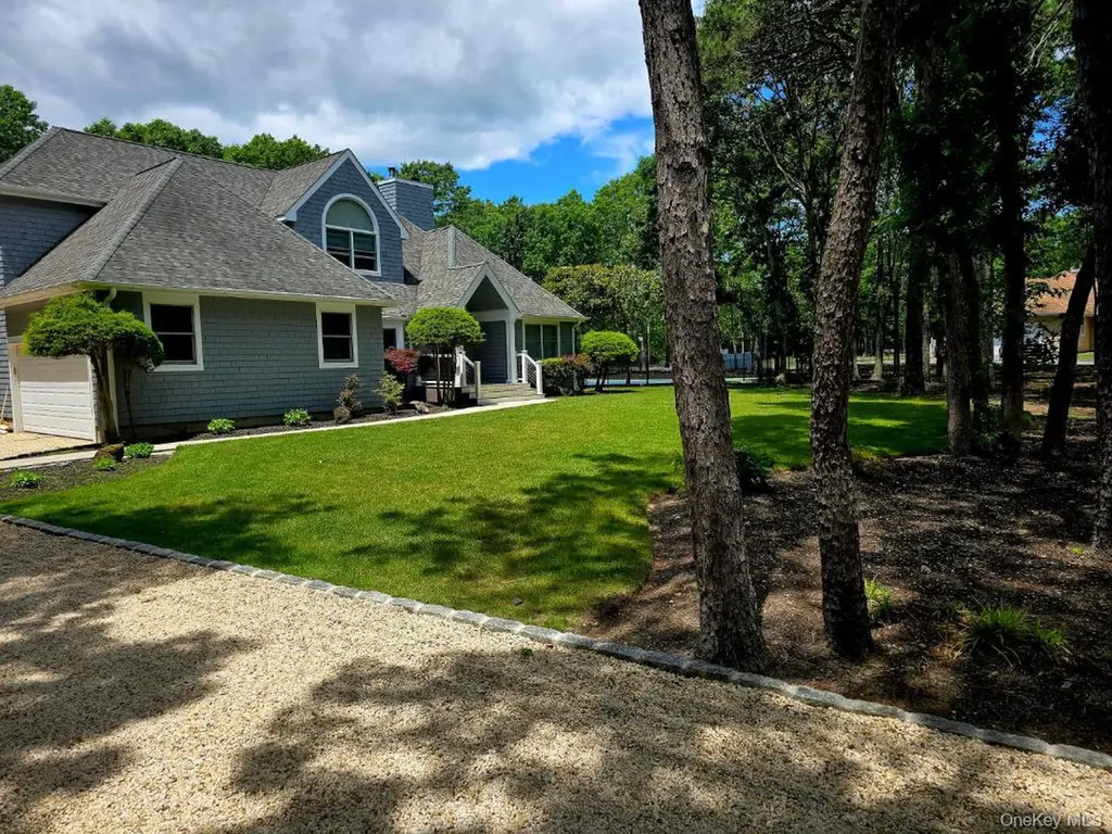 3 Bennett Drive East Quogue NY 11942