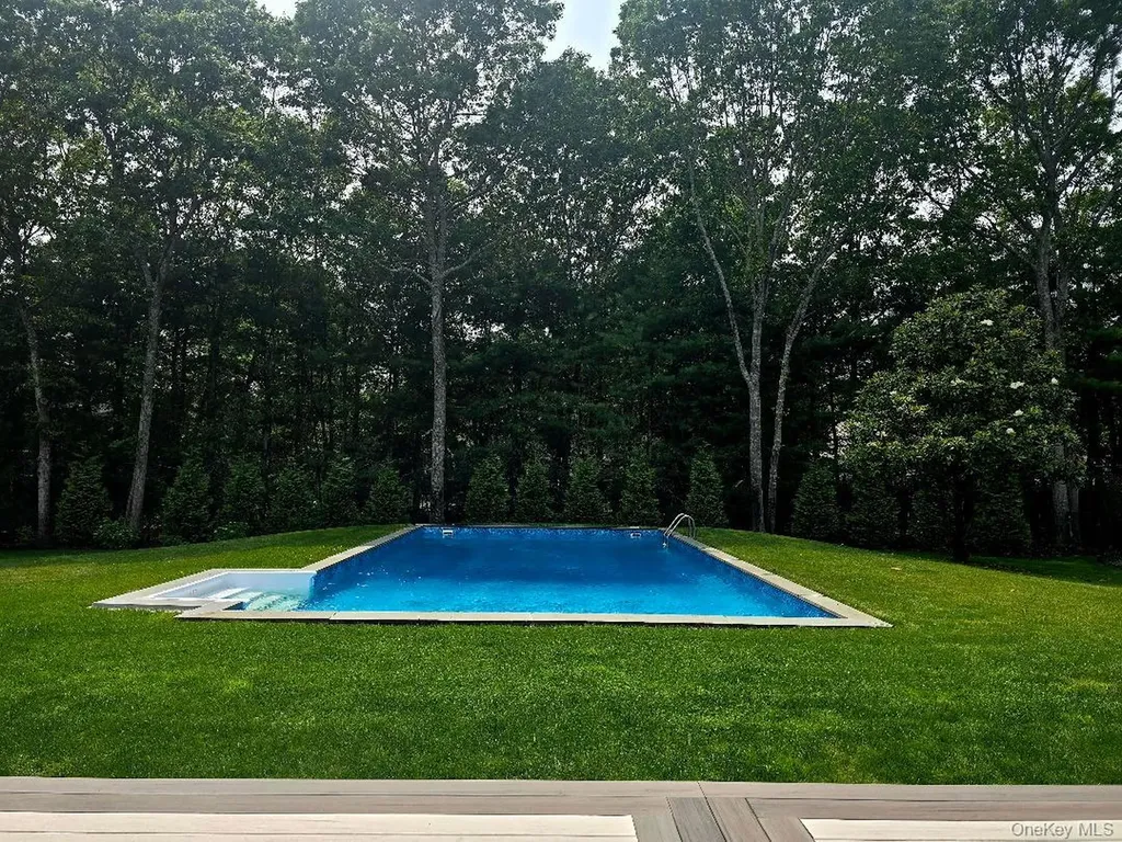 3 Bennett Drive East Quogue NY 11942
