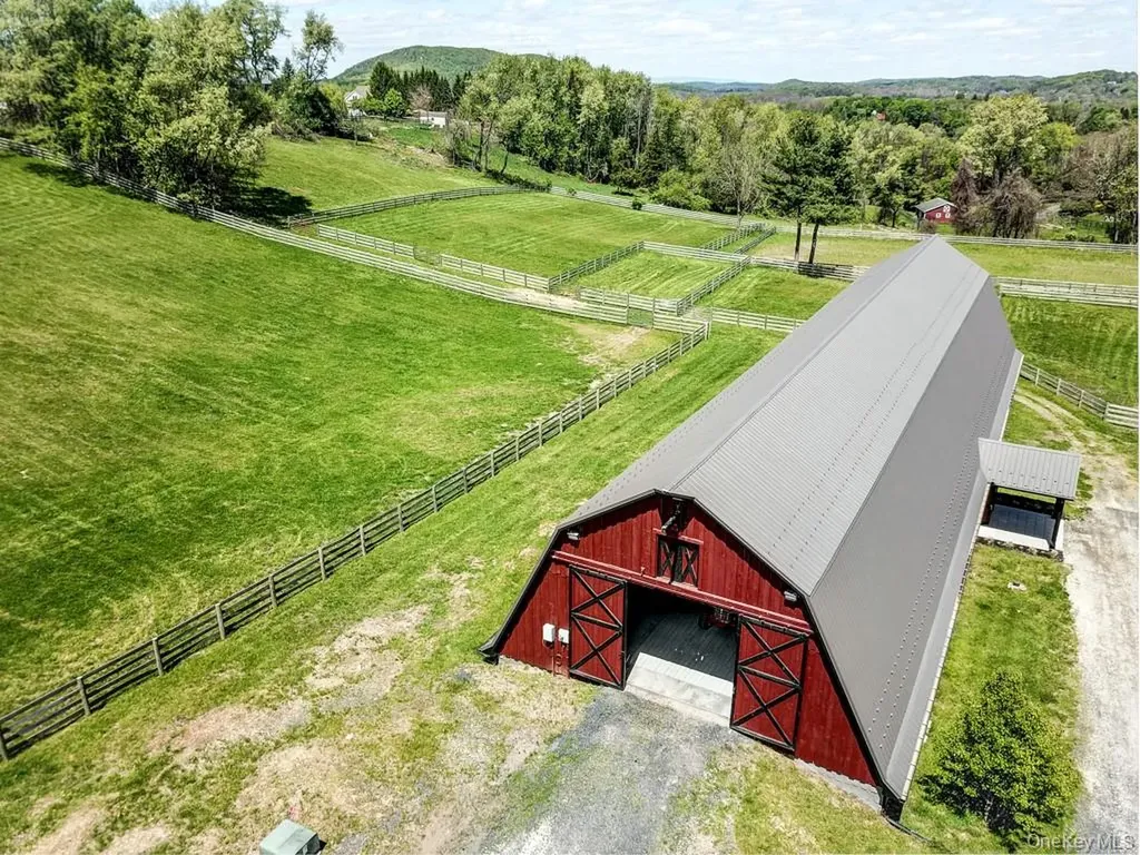 16 Almond Tree Lane Warwick NY 10990