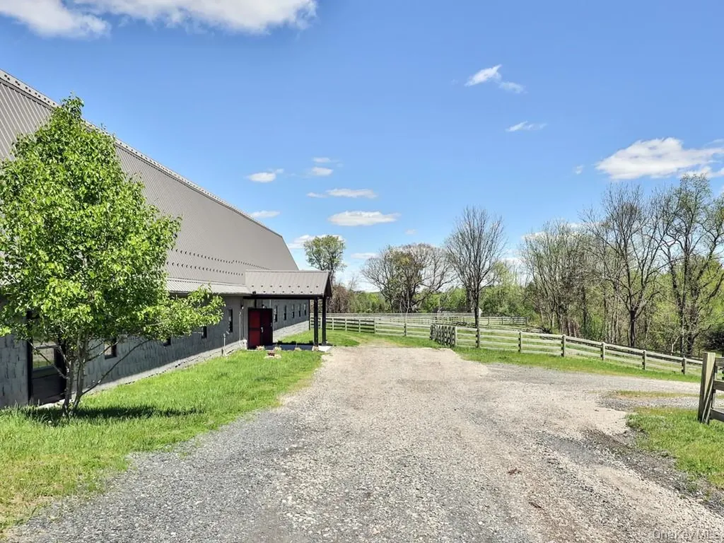 16 Almond Tree Lane Warwick NY 10990