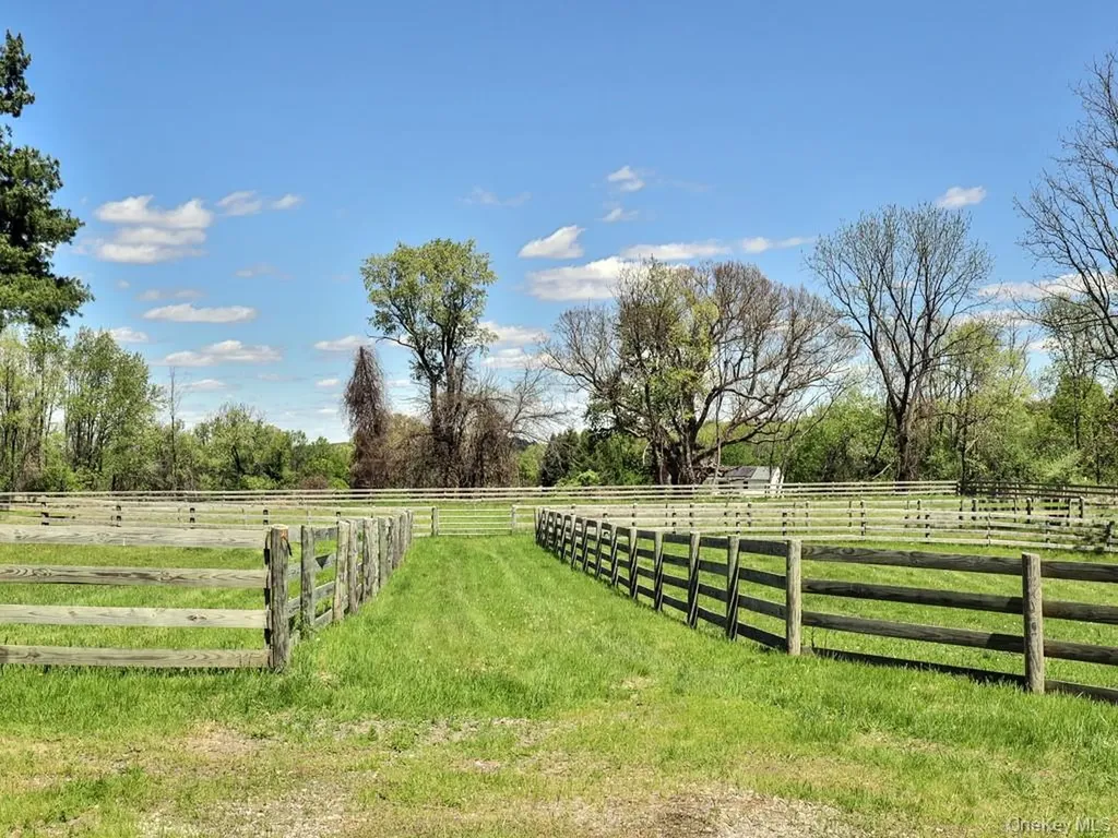 16 Almond Tree Lane Warwick NY 10990