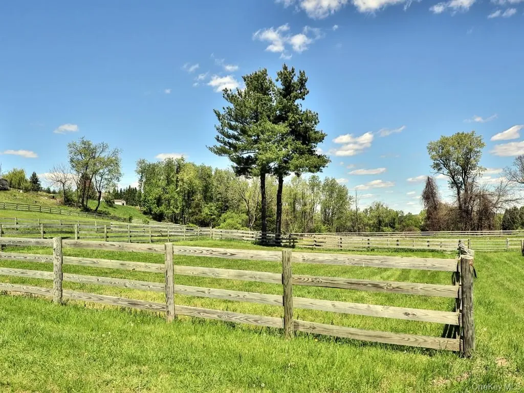 16 Almond Tree Lane Warwick NY 10990