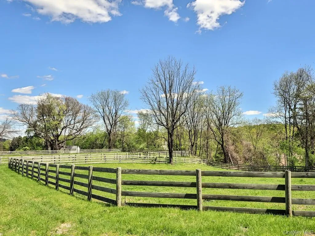 16 Almond Tree Lane Warwick NY 10990