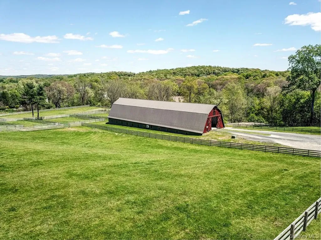 16 Almond Tree Lane Warwick NY 10990