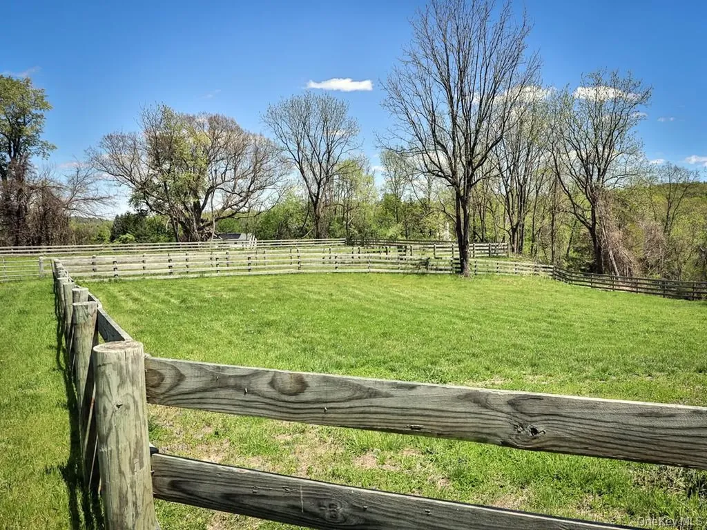 16 Almond Tree Lane Warwick NY 10990