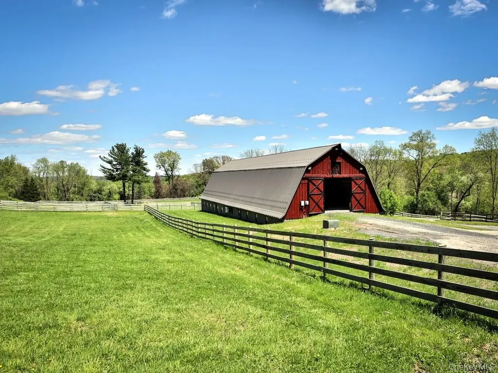 16 Almond Tree Lane Warwick NY 10990