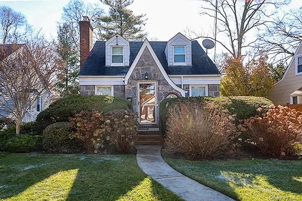 187 Green Avenue Freeport NY 11520