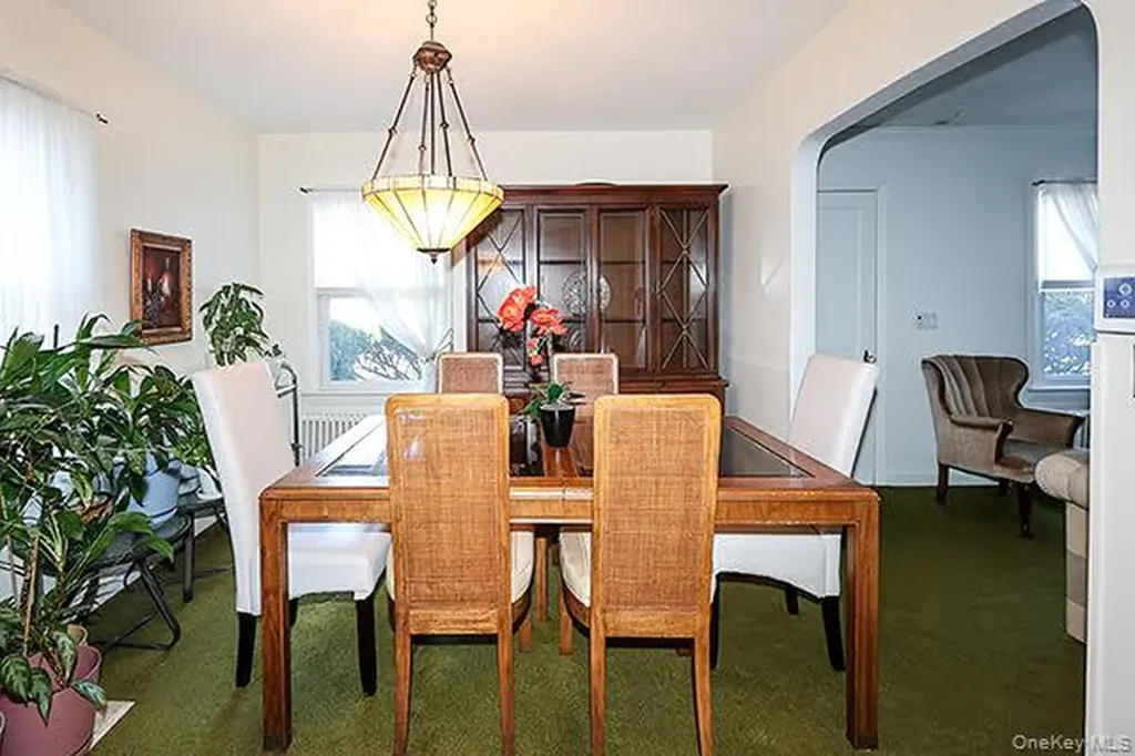 187 Green Avenue Freeport NY 11520