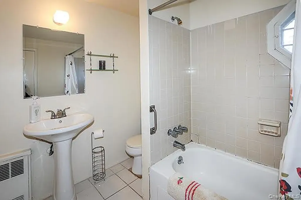 187 Green Avenue Freeport NY 11520