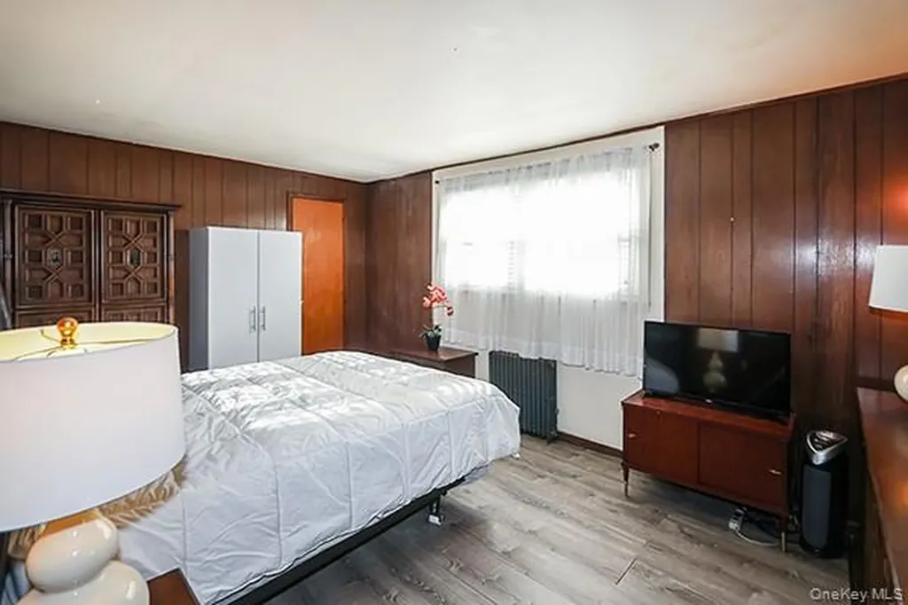 187 Green Avenue Freeport NY 11520