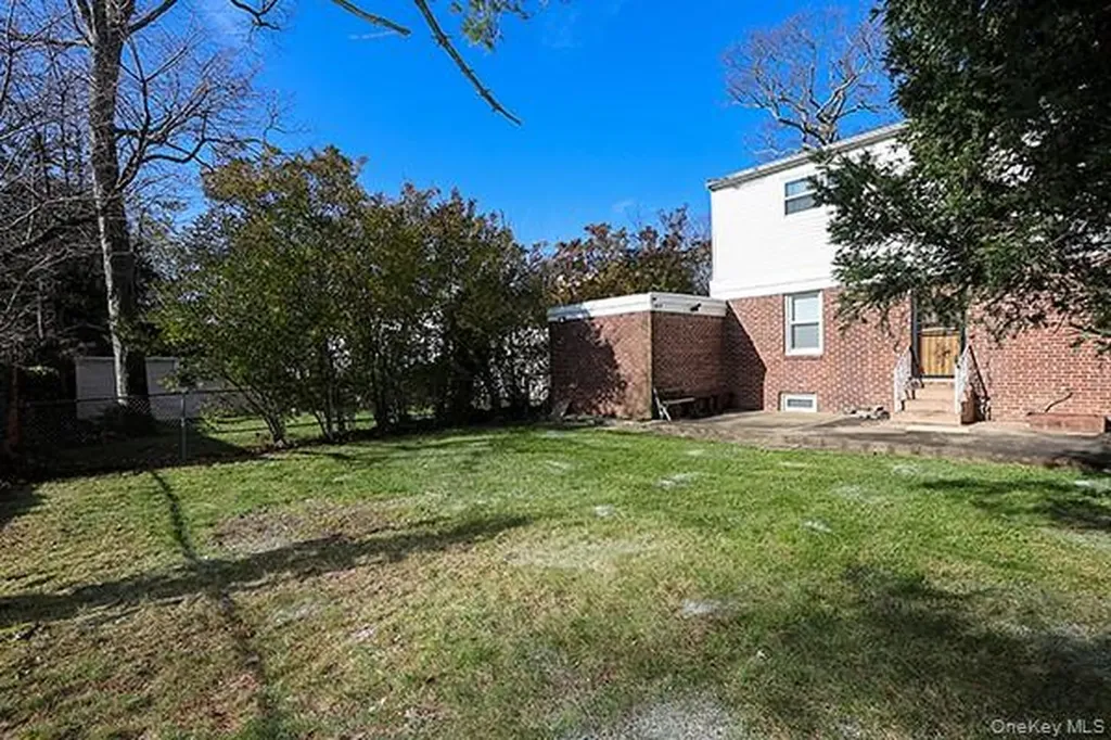 187 Green Avenue Freeport NY 11520