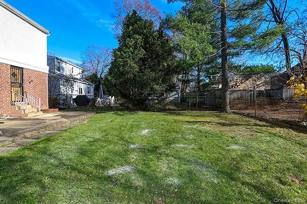 187 Green Avenue Freeport NY 11520