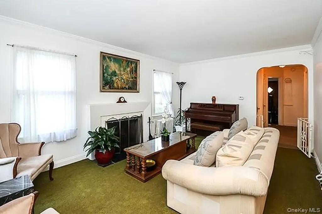 187 Green Avenue Freeport NY 11520
