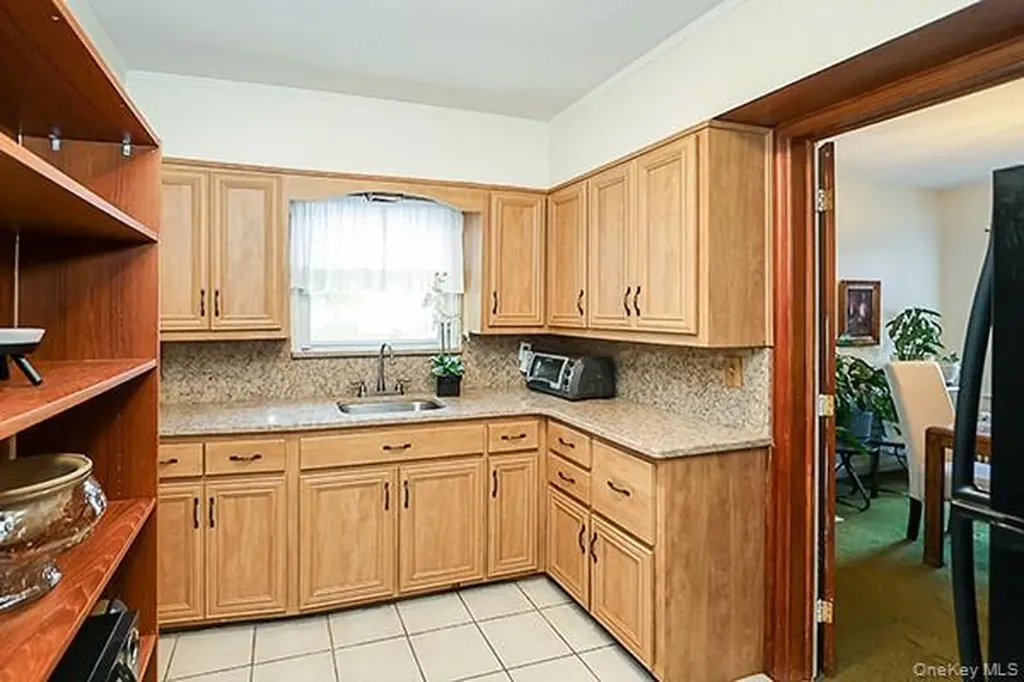 187 Green Avenue Freeport NY 11520