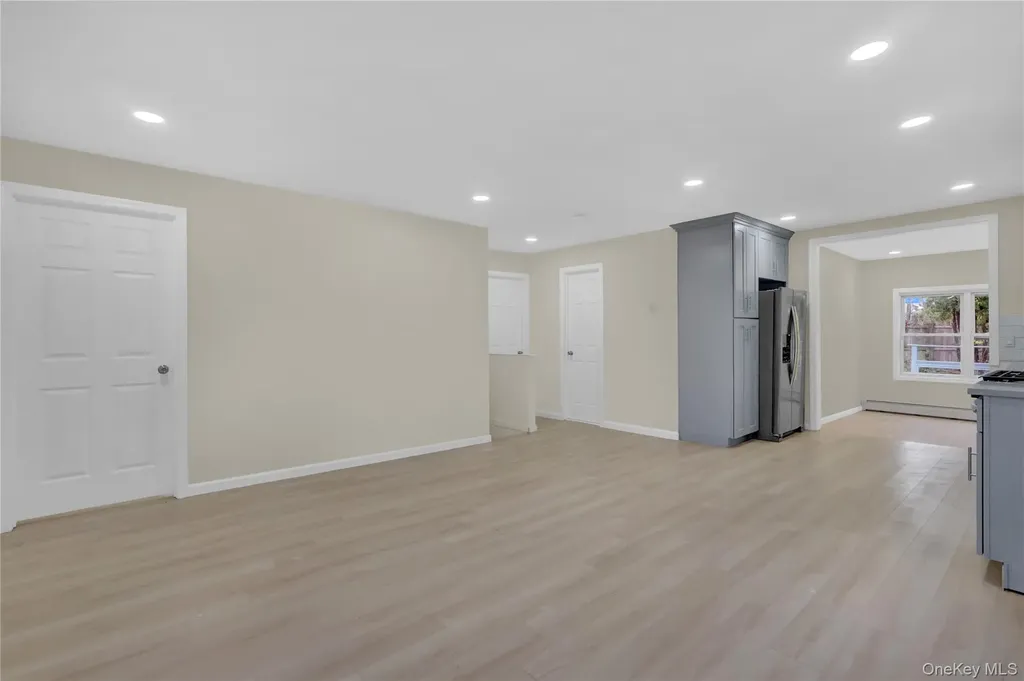 12 Carlls Path North Babylon NY 11703