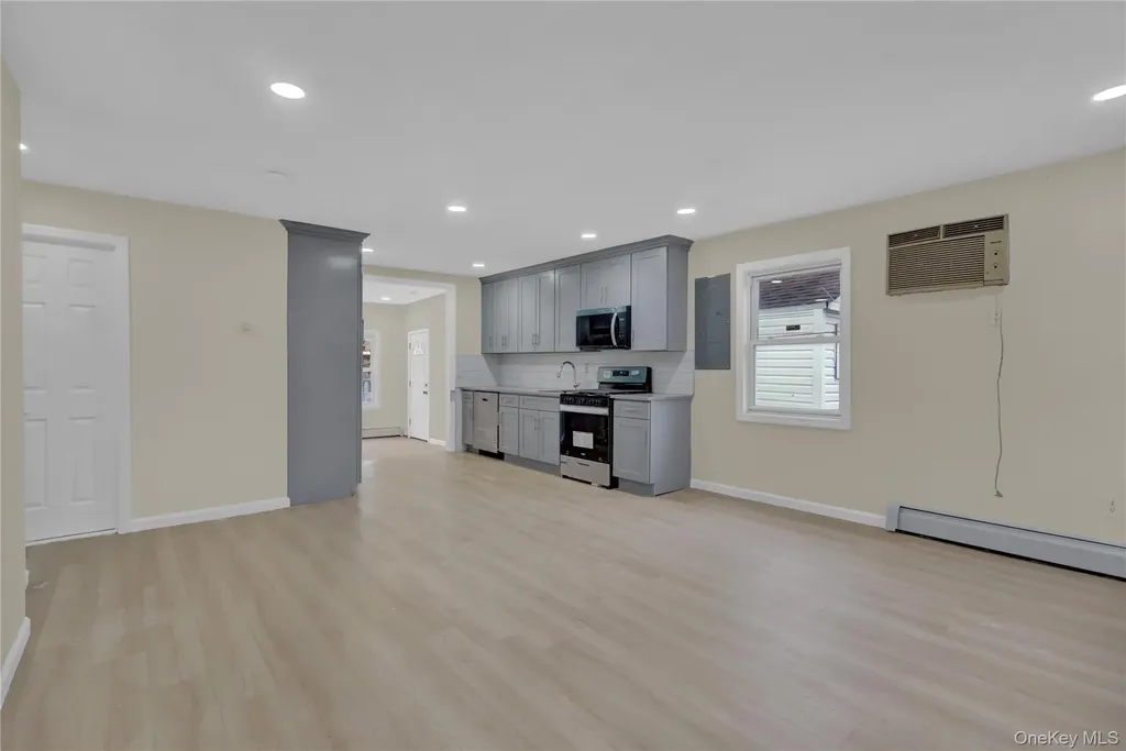 12 Carlls Path North Babylon NY 11703