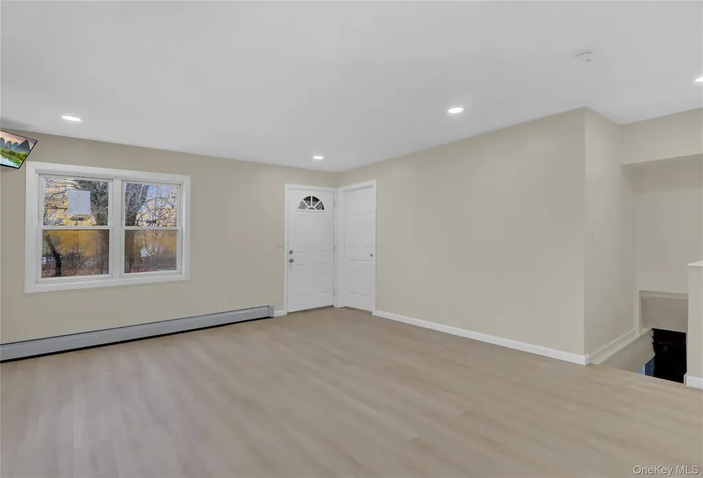 12 Carlls Path North Babylon NY 11703