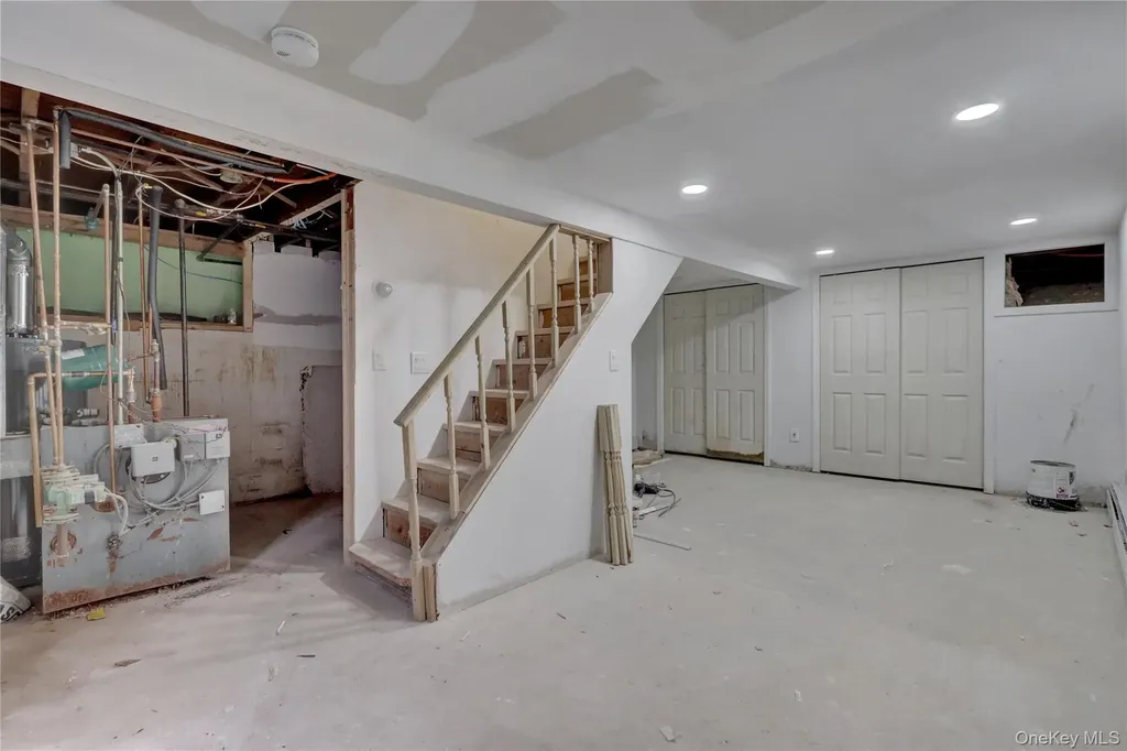 12 Carlls Path North Babylon NY 11703