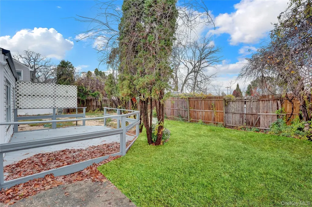 12 Carlls Path North Babylon NY 11703