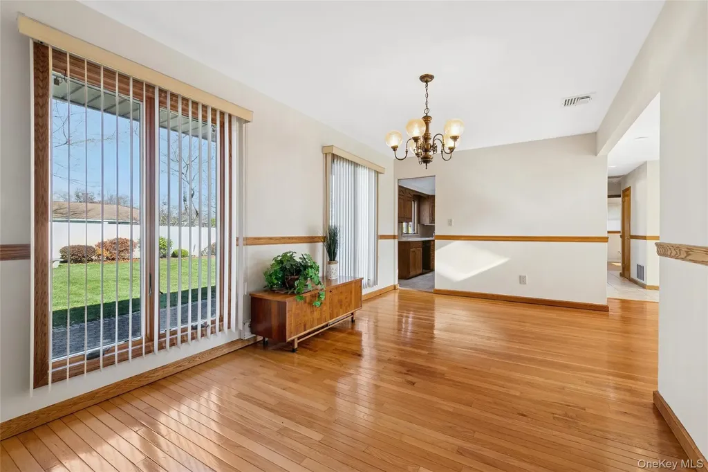 7 Joyce Lane Commack NY 11725