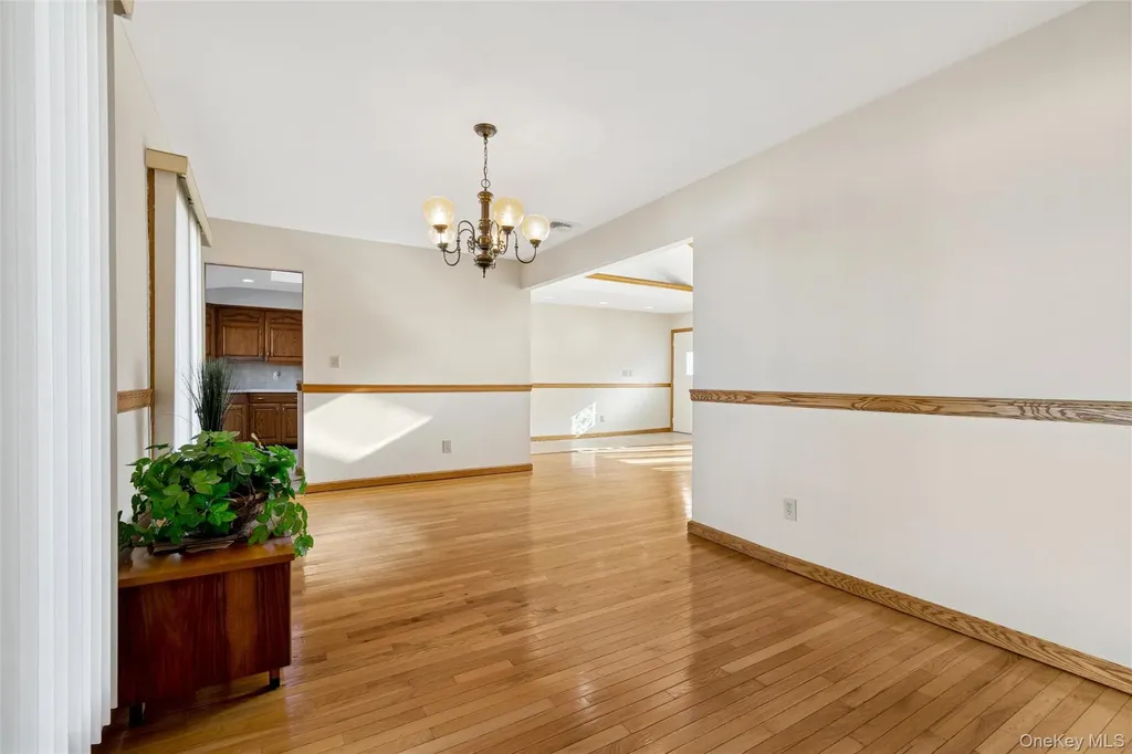 7 Joyce Lane Commack NY 11725