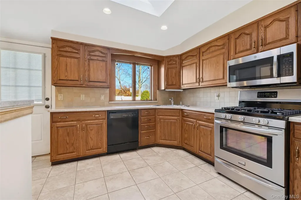 7 Joyce Lane Commack NY 11725