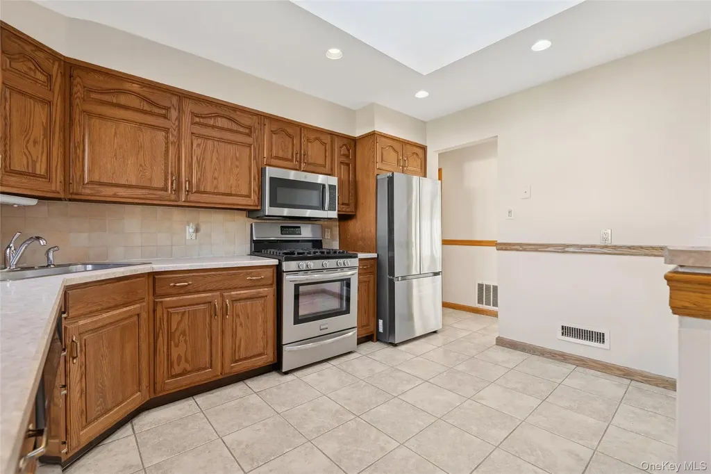 7 Joyce Lane Commack NY 11725